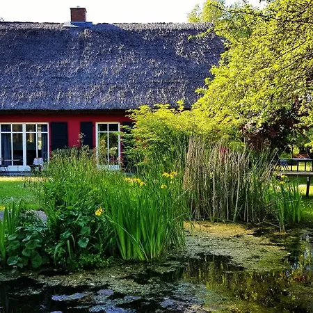 Hof Garz Kraeutergarten